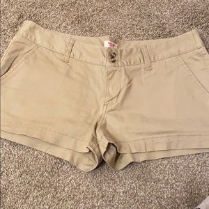 Target kaki shorts